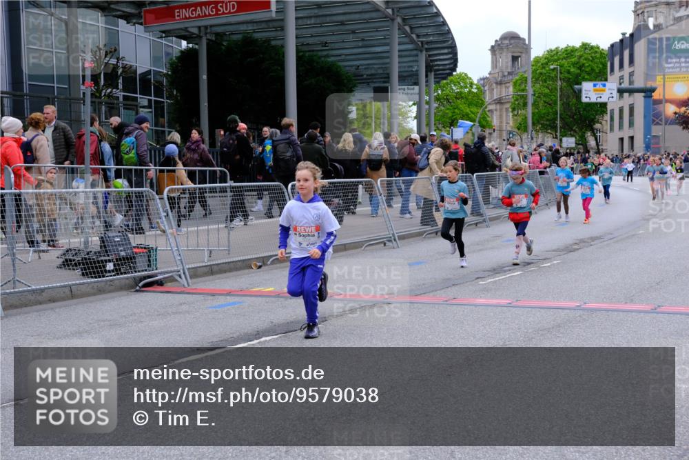 25.04.2026 - Das Zehntel Tim E. http://msf.ph/oto/9579038 25.04.2026 11:07:41 Ziel 5054, 6800, 6803, 7503, 7558, 7568, 7570 meine-sportfotos.de