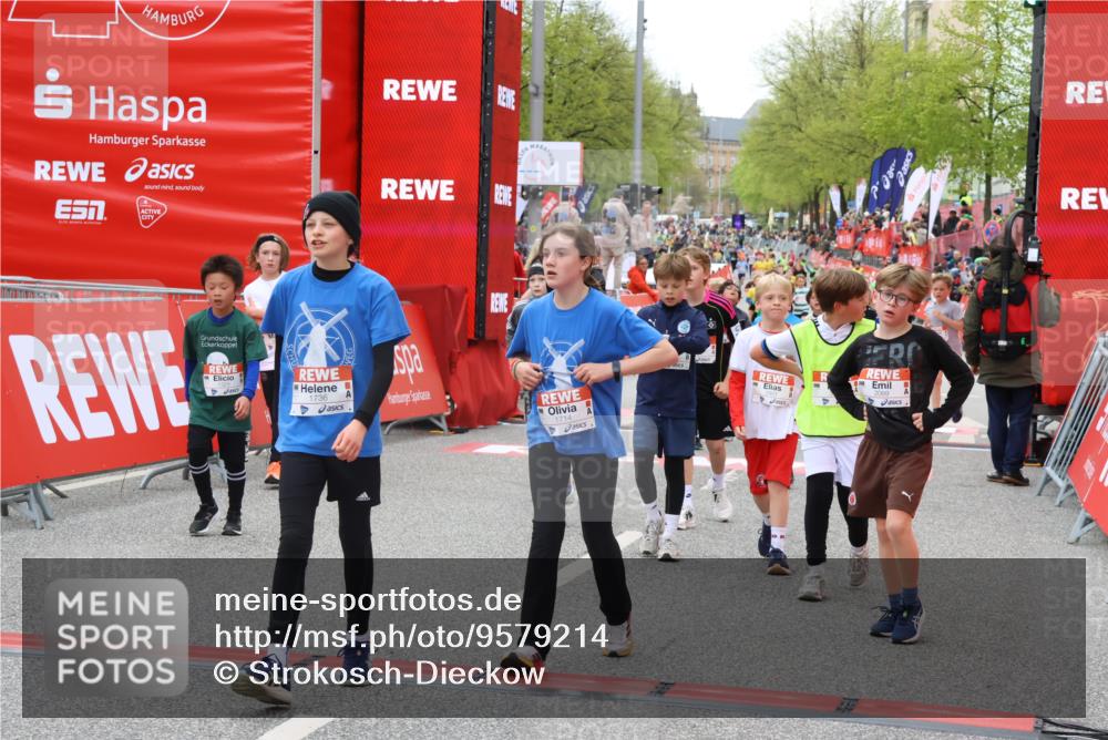 25.04.2026 - Das Zehntel Strokosch-Dieckow http://msf.ph/oto/9579214 25.04.2026 08:51:23 Ziel 1027, 1325, 1584, 1699, 1719, 2032, 2344, 2946, 3117, 3182, 3244, 3248, 3509, 3535, 4011, 1027, 1325, 1584, 1699, 1719, 2032, 2344, 2946, 3117, 3182, 3244, 3248, 3509, 3535, 4011 meine-sportfotos.de