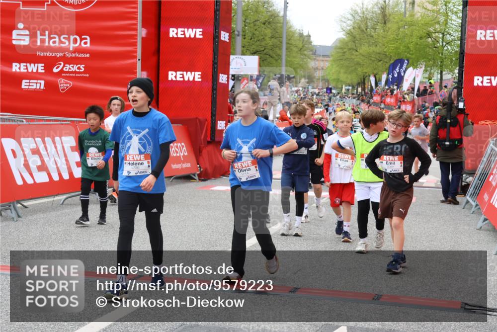 25.04.2026 - Das Zehntel Strokosch-Dieckow http://msf.ph/oto/9579223 25.04.2026 08:51:23 Ziel 1027, 1325, 1584, 1699, 1719, 2032, 2344, 2946, 3117, 3182, 3244, 3248, 3509, 3535, 4011, 1027, 1325, 1584, 1699, 1719, 2032, 2344, 2946, 3117, 3182, 3244, 3248, 3509, 3535, 4011 meine-sportfotos.de