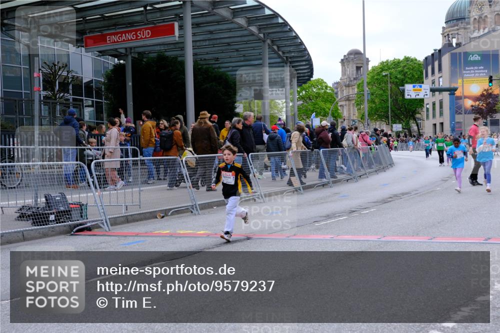 25.04.2026 - Das Zehntel Tim E. http://msf.ph/oto/9579237 25.04.2026 11:09:00 Ziel 5050, 6832, 6836, 7877, 7998 meine-sportfotos.de
