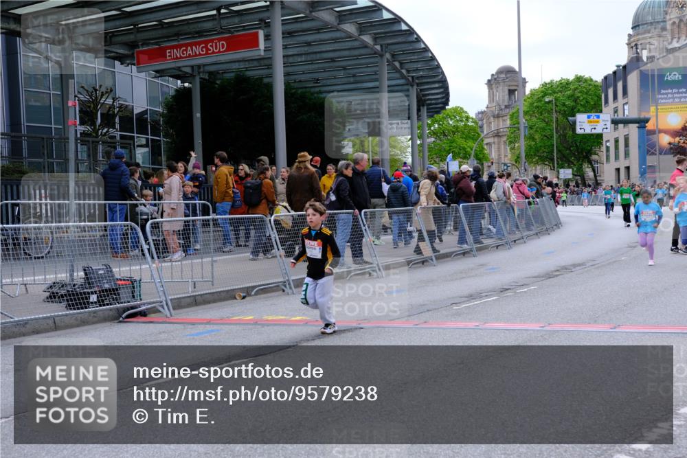 25.04.2026 - Das Zehntel Tim E. http://msf.ph/oto/9579238 25.04.2026 11:09:00 Ziel 5050, 6832, 6836, 7877, 7998 meine-sportfotos.de