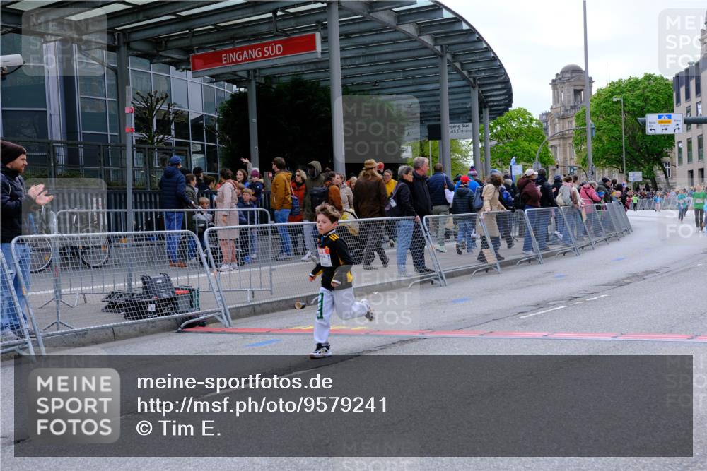 25.04.2026 - Das Zehntel Tim E. http://msf.ph/oto/9579241 25.04.2026 11:09:00 Ziel 5050, 6832, 6836, 7877, 7998 meine-sportfotos.de