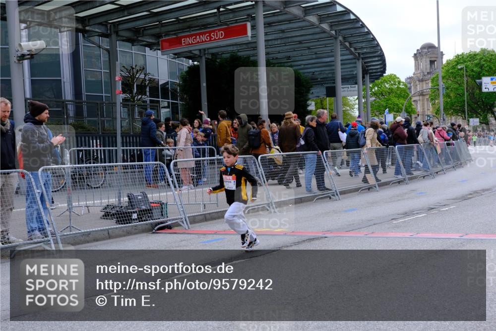 25.04.2026 - Das Zehntel Tim E. http://msf.ph/oto/9579242 25.04.2026 11:09:00 Ziel 5050, 6832, 6836, 7877, 7998 meine-sportfotos.de