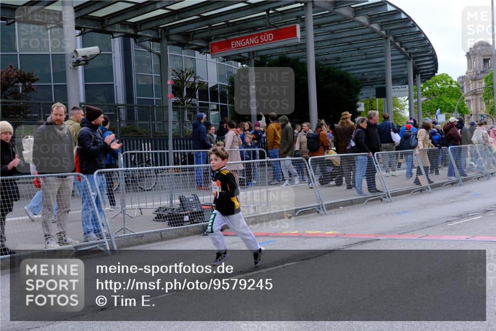25.04.2026 - Das Zehntel Tim E. http://msf.ph/oto/9579245 25.04.2026 11:09:01 Ziel 6832, 6836, 7998 meine-sportfotos.de