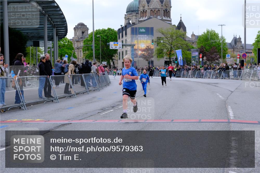 25.04.2026 - Das Zehntel Tim E. http://msf.ph/oto/9579363 25.04.2026 11:09:43 Ziel 5658, 5730, 6286, 6290, 6862, 7262, 7432, 7476 meine-sportfotos.de