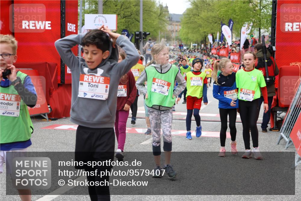 25.04.2026 - Das Zehntel Strokosch-Dieckow http://msf.ph/oto/9579407 25.04.2026 08:51:41 Ziel 1197, 1284, 1542, 1729, 1731, 1739, 1987, 2656, 2806, 2820, 3215, 3260, 3330, 1197, 1284, 1542, 1729, 1731, 1739, 1987, 2656, 2806, 2820, 3215, 3260, 3330 meine-sportfotos.de