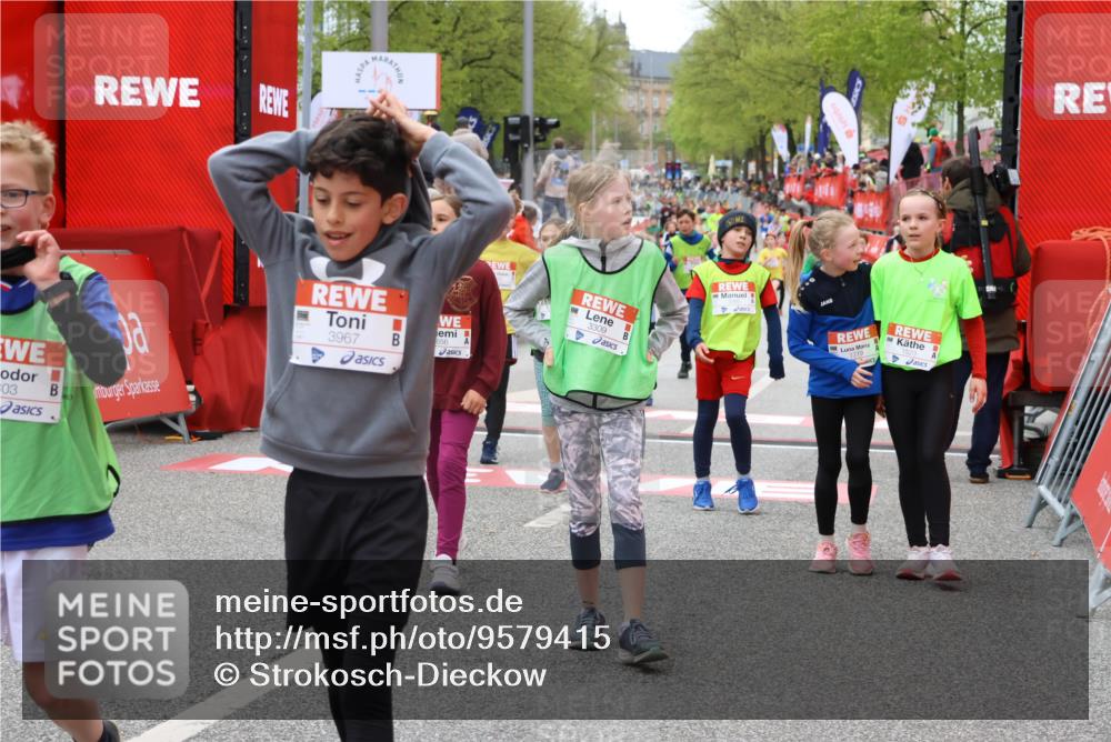 25.04.2026 - Das Zehntel Strokosch-Dieckow http://msf.ph/oto/9579415 25.04.2026 08:51:41 Ziel 1197, 1284, 1542, 1729, 1731, 1739, 1987, 2656, 2806, 2820, 3215, 3260, 3330, 1197, 1284, 1542, 1729, 1731, 1739, 1987, 2656, 2806, 2820, 3215, 3260, 3330 meine-sportfotos.de