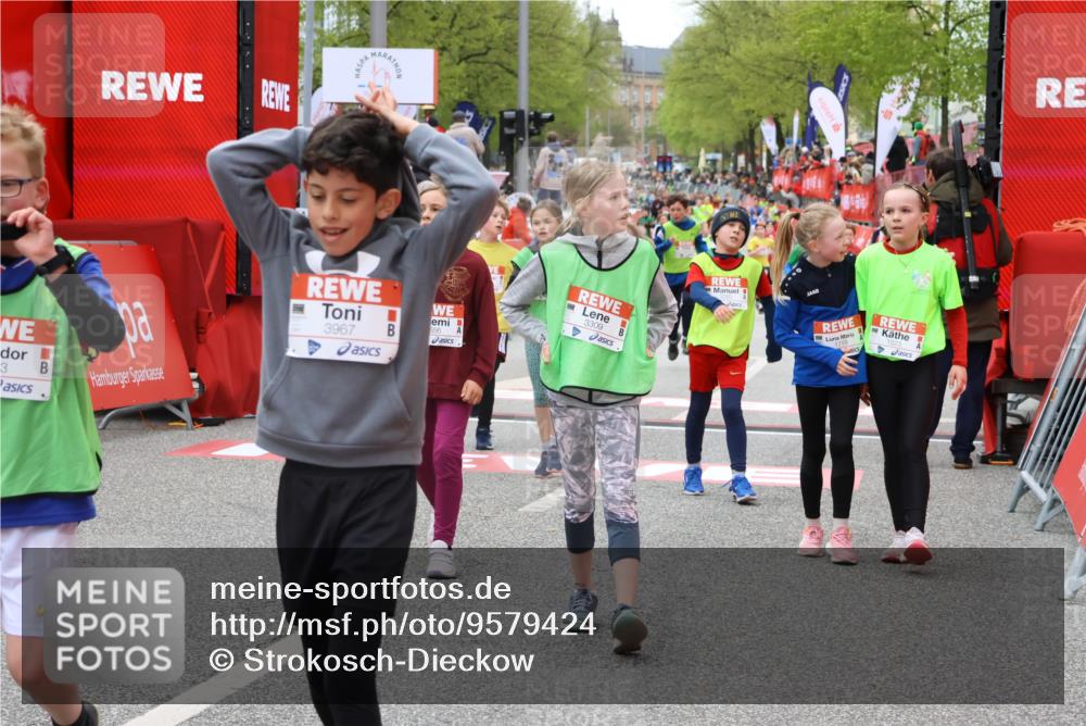 25.04.2026 - Das Zehntel Strokosch-Dieckow http://msf.ph/oto/9579424 25.04.2026 08:51:41 Ziel 1197, 1284, 1542, 1729, 1731, 1739, 1987, 2656, 2806, 2820, 3215, 3260, 3330, 1197, 1284, 1542, 1729, 1731, 1739, 1987, 2656, 2806, 2820, 3215, 3260, 3330 meine-sportfotos.de