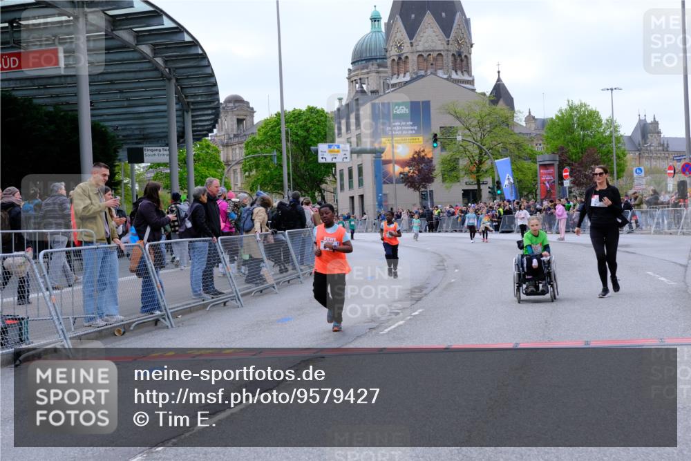 25.04.2026 - Das Zehntel Tim E. http://msf.ph/oto/9579427 25.04.2026 11:10:05 Ziel 5849, 5863, 7342, 7351, 7379 meine-sportfotos.de