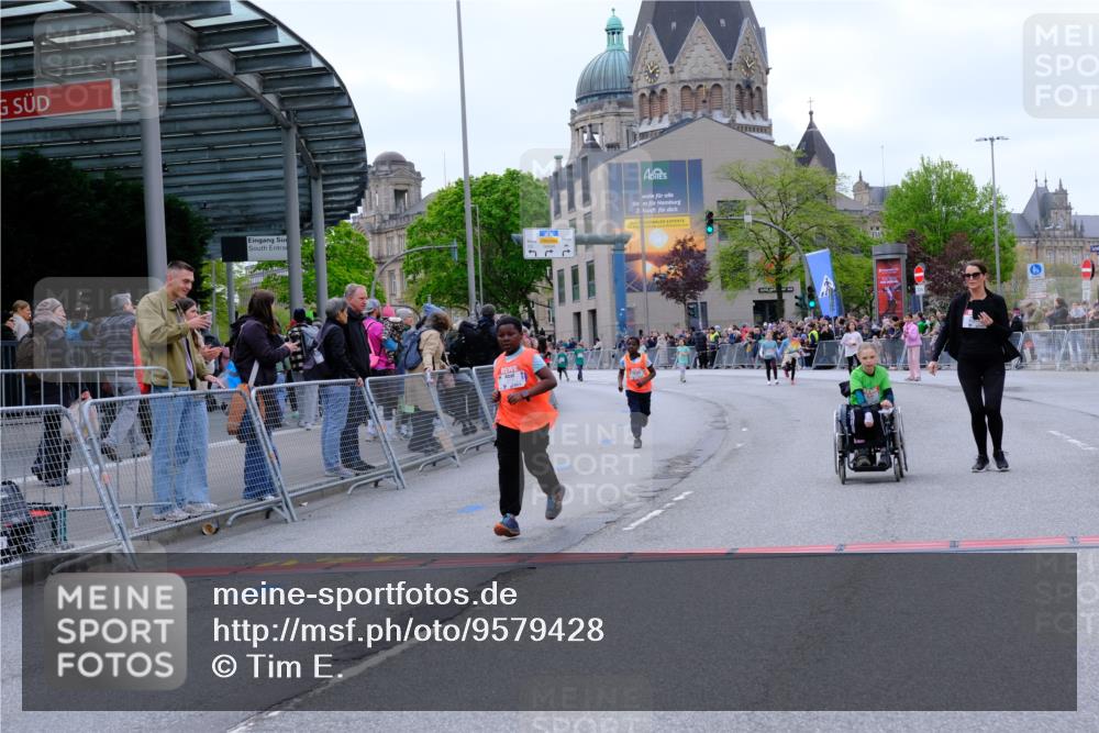 25.04.2026 - Das Zehntel Tim E. http://msf.ph/oto/9579428 25.04.2026 11:10:05 Ziel 5849, 5863, 7342, 7351, 7379 meine-sportfotos.de