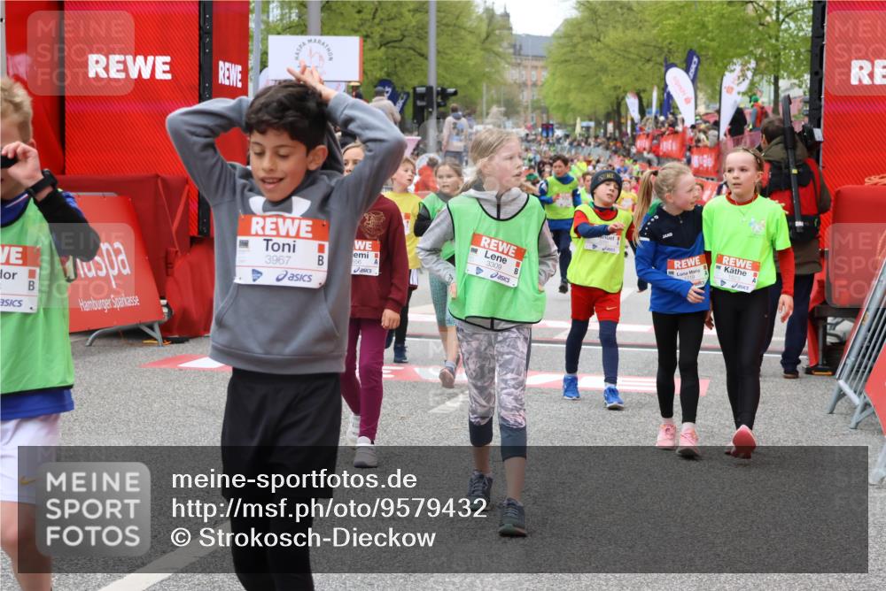 25.04.2026 - Das Zehntel Strokosch-Dieckow http://msf.ph/oto/9579432 25.04.2026 08:51:41 Ziel 1197, 1284, 1542, 1729, 1731, 1739, 1987, 2656, 2806, 2820, 3215, 3260, 3330, 1197, 1284, 1542, 1729, 1731, 1739, 1987, 2656, 2806, 2820, 3215, 3260, 3330 meine-sportfotos.de