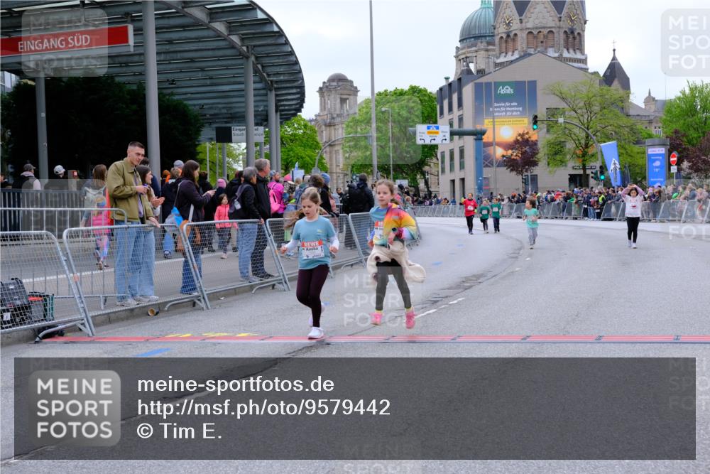25.04.2026 - Das Zehntel Tim E. http://msf.ph/oto/9579442 25.04.2026 11:10:15 Ziel 7351, 7530, 7534 meine-sportfotos.de