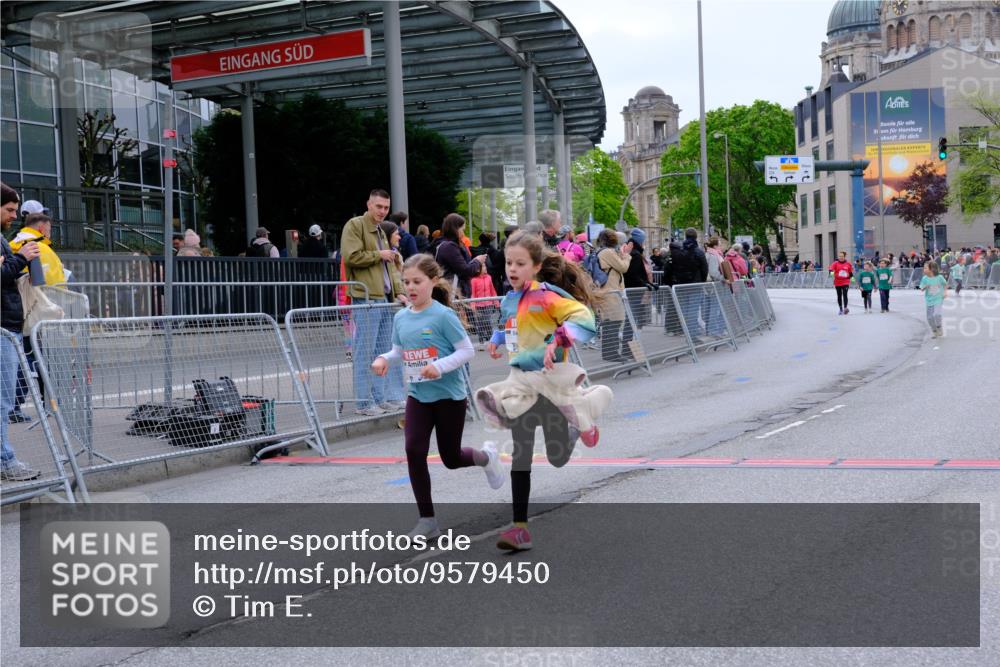 25.04.2026 - Das Zehntel Tim E. http://msf.ph/oto/9579450 25.04.2026 11:10:15 Ziel 7351, 7530, 7534 meine-sportfotos.de