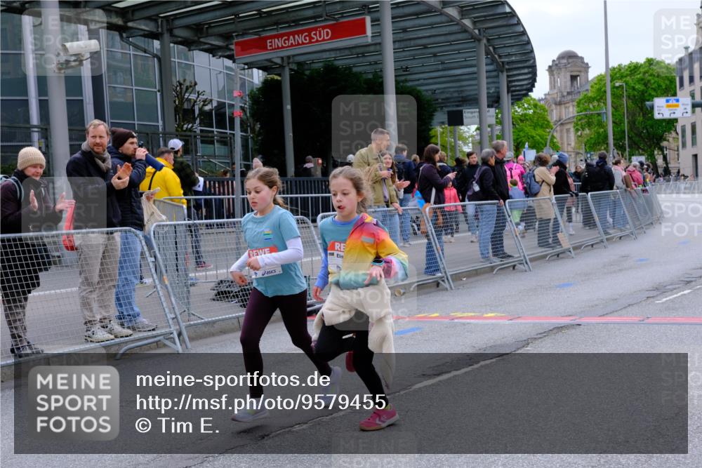 25.04.2026 - Das Zehntel Tim E. http://msf.ph/oto/9579455 25.04.2026 11:10:16 Ziel 7530, 7534 meine-sportfotos.de