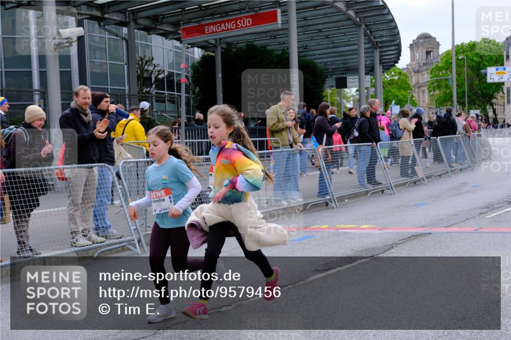 25.04.2026 - Das Zehntel Tim E. http://msf.ph/oto/9579456 25.04.2026 11:10:16 Ziel 7530, 7534 meine-sportfotos.de