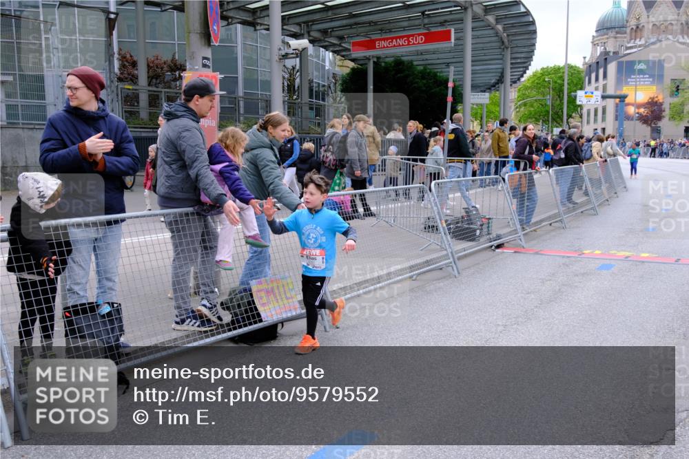 25.04.2026 - Das Zehntel Tim E. http://msf.ph/oto/9579552 25.04.2026 11:11:35 Ziel 6785 meine-sportfotos.de