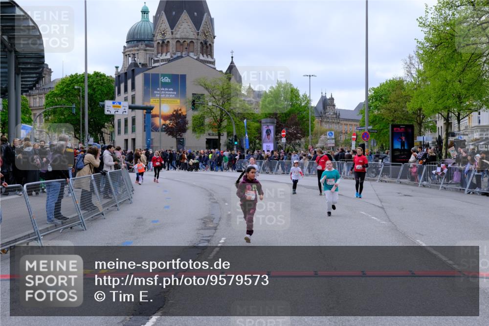 25.04.2026 - Das Zehntel Tim E. http://msf.ph/oto/9579573 25.04.2026 11:11:48 Ziel 5876, 5883, 7036 meine-sportfotos.de