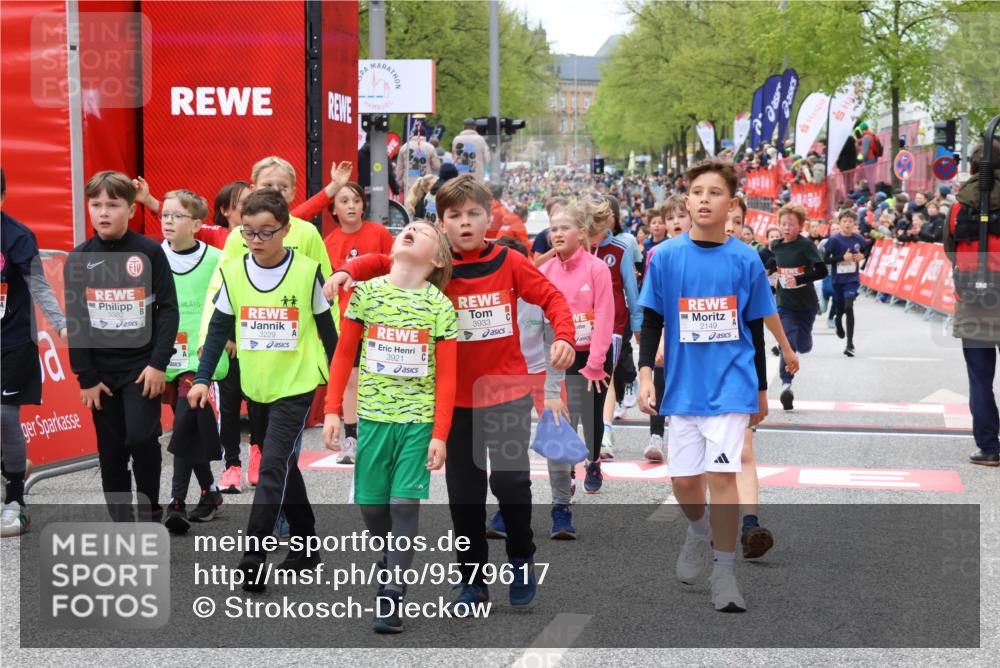 25.04.2026 - Das Zehntel Strokosch-Dieckow http://msf.ph/oto/9579617 25.04.2026 08:52:03 Ziel 1017, 1018, 1279, 1840, 2066, 2149, 2161, 2320, 2671, 2761, 3229, 3332, 3352, 3382, 3407, 3421, 3570, 3675, 4015, 1017, 1018, 1279, 1840, 2066, 2149, 2161, 2320, 2671, 2761, 3229, 3332, 3352, 3382, 3407, 3421, 3570, 3675, 4015 meine-sportfotos.de