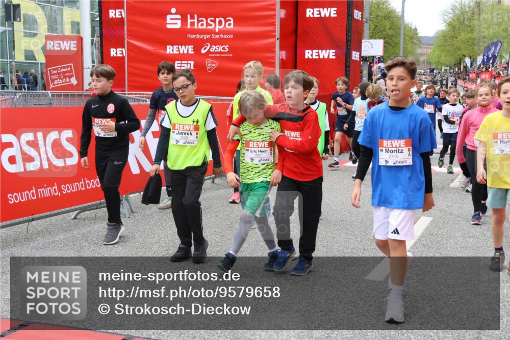 25.04.2026 - Das Zehntel Strokosch-Dieckow http://msf.ph/oto/9579658 25.04.2026 08:52:06 Ziel 1017, 1018, 1250, 1279, 1282, 1286, 1840, 2161, 2320, 2671, 3190, 3241, 3336, 3352, 3421, 3675, 3807, 4015, 4040, 4053, 1017, 1018, 1250, 1279, 1282, 1286, 1840, 2161, 2320, 2671, 3190, 3241, 3336, 3352, 3421, 3675, 3807, 4015, 4040, 4053 meine-sportfotos.de