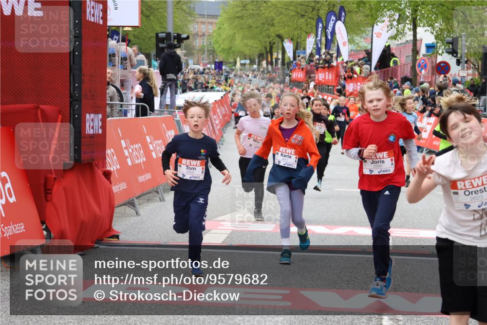 25.04.2026 - Das Zehntel Strokosch-Dieckow http://msf.ph/oto/9579682 25.04.2026 08:52:44 Ziel 1030, 1149, 1710, 1769, 2300, 2451, 2623, 2673, 2680, 2870, 2873, 2886, 2990, 3249, 3512, 3533, 3613, 3654, 3707, 3830, 3969, 4047, 1030, 1149, 1710, 1769, 2300, 2451, 2623, 2673, 2680, 2870, 2873, 2886, 2990, 3249, 3512, 3533, 3613, 3654, 3707, 3830, 3969, 4047 meine-sportfotos.de