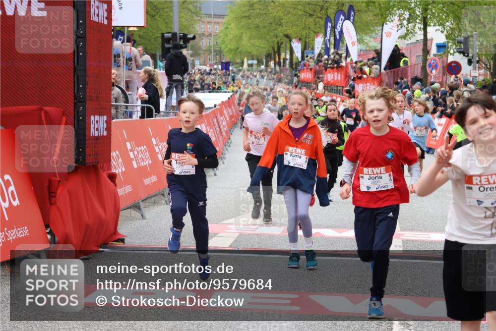 25.04.2026 - Das Zehntel Strokosch-Dieckow http://msf.ph/oto/9579684 25.04.2026 08:52:44 Ziel 1030, 1149, 1710, 1769, 2300, 2451, 2623, 2673, 2680, 2870, 2873, 2886, 2990, 3249, 3512, 3533, 3613, 3654, 3707, 3830, 3969, 4047, 1030, 1149, 1710, 1769, 2300, 2451, 2623, 2673, 2680, 2870, 2873, 2886, 2990, 3249, 3512, 3533, 3613, 3654, 3707, 3830, 3969, 4047 meine-sportfotos.de