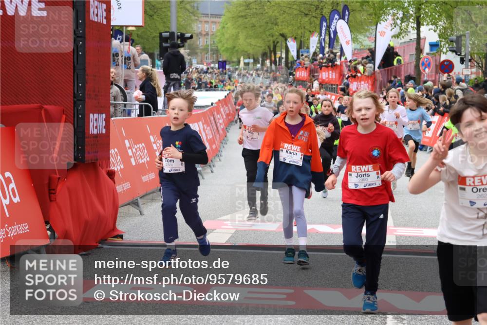 25.04.2026 - Das Zehntel Strokosch-Dieckow http://msf.ph/oto/9579685 25.04.2026 08:52:44 Ziel 1030, 1149, 1710, 1769, 2300, 2451, 2623, 2673, 2680, 2870, 2873, 2886, 2990, 3249, 3512, 3533, 3613, 3654, 3707, 3830, 3969, 4047, 1030, 1149, 1710, 1769, 2300, 2451, 2623, 2673, 2680, 2870, 2873, 2886, 2990, 3249, 3512, 3533, 3613, 3654, 3707, 3830, 3969, 4047 meine-sportfotos.de