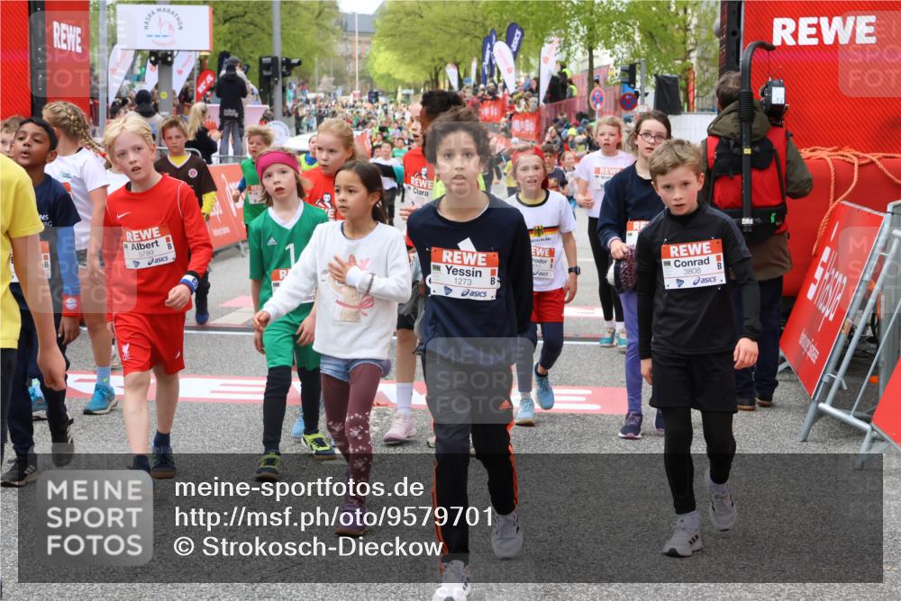 25.04.2026 - Das Zehntel Strokosch-Dieckow http://msf.ph/oto/9579701 25.04.2026 08:53:00 Ziel 1139, 1273, 1303, 1368, 1473, 1589, 1610, 1681, 1761, 1798, 1848, 1943, 1981, 2659, 2660, 2975, 2980, 2984, 3181, 3186, 3481, 3534, 3547, 3561, 3575, 3576, 3695, 3789, 3808, 4048, 1139, 1273, 1303, 1368, 1473, 1589, 1610, 1681, 1761, 1798, 1848, 1943, 1981, 2659, 2660, 2975, 2980, 2984, 3181, 3186, 3481, 3534, 3547, 3561, 3575, 3576, 3695, 3789, 3808, 4048 meine-sportfotos.de