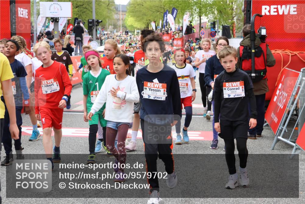 25.04.2026 - Das Zehntel Strokosch-Dieckow http://msf.ph/oto/9579702 25.04.2026 08:53:00 Ziel 1139, 1273, 1303, 1368, 1473, 1589, 1610, 1681, 1761, 1798, 1848, 1943, 1981, 2659, 2660, 2975, 2980, 2984, 3181, 3186, 3481, 3534, 3547, 3561, 3575, 3576, 3695, 3789, 3808, 4048, 1139, 1273, 1303, 1368, 1473, 1589, 1610, 1681, 1761, 1798, 1848, 1943, 1981, 2659, 2660, 2975, 2980, 2984, 3181, 3186, 3481, 3534, 3547, 3561, 3575, 3576, 3695, 3789, 3808, 4048 meine-sportfotos.de