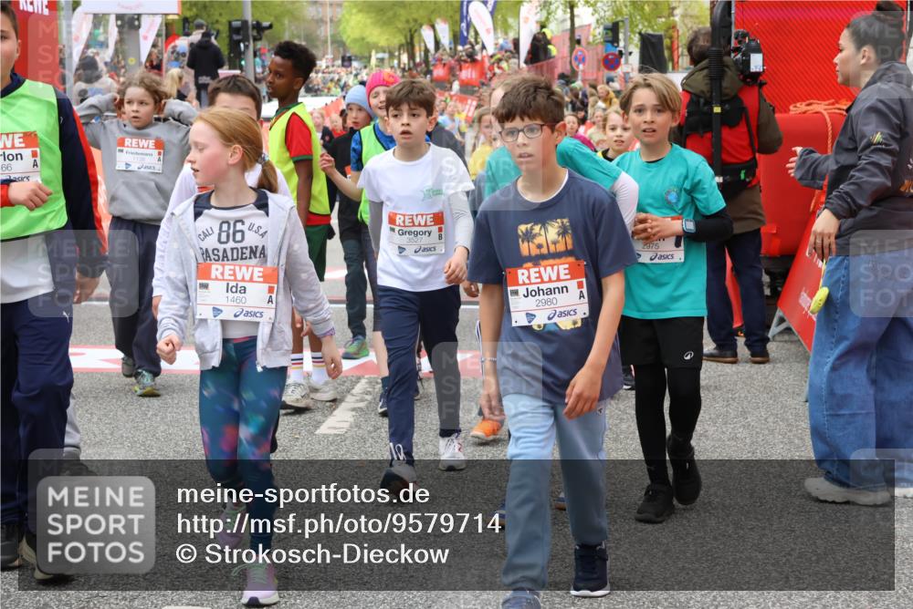25.04.2026 - Das Zehntel Strokosch-Dieckow http://msf.ph/oto/9579714 25.04.2026 08:53:10 Ziel 1040, 1136, 1138, 1147, 1171, 1460, 1466, 1688, 2013, 2492, 2728, 2756, 2767, 2789, 2826, 3136, 3163, 3214, 3356, 3525, 3527, 1040, 1136, 1138, 1147, 1171, 1460, 1466, 1688, 2013, 2492, 2728, 2756, 2767, 2789, 2826, 3136, 3163, 3214, 3356, 3525, 3527 meine-sportfotos.de