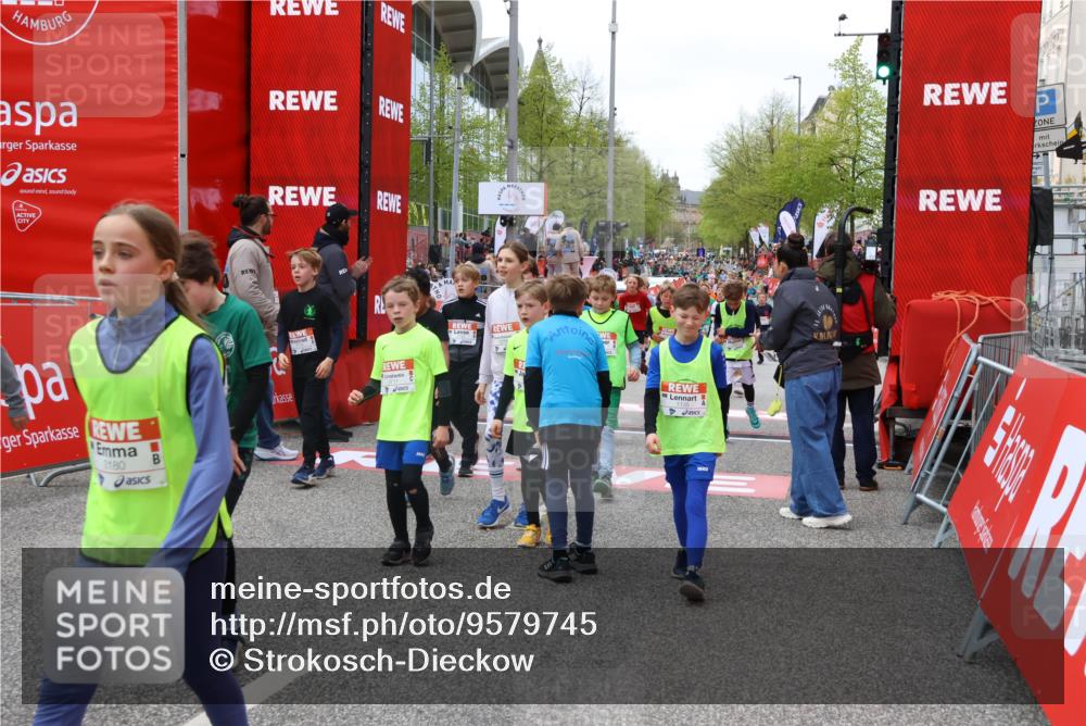 25.04.2026 - Das Zehntel Strokosch-Dieckow http://msf.ph/oto/9579745 25.04.2026 08:53:25 Ziel 1135, 1148, 1267, 1274, 1275, 1319, 1398, 1410, 1684, 1687, 1718, 2061, 2155, 2327, 2395, 2409, 2644, 2786, 2880, 3180, 3198, 3219, 3341, 3708, 3711, 1135, 1148, 1267, 1274, 1275, 1319, 1398, 1410, 1684, 1687, 1718, 2061, 2155, 2327, 2395, 2409, 2644, 2786, 2880, 3180, 3198, 3219, 3341, 3708, 3711 meine-sportfotos.de