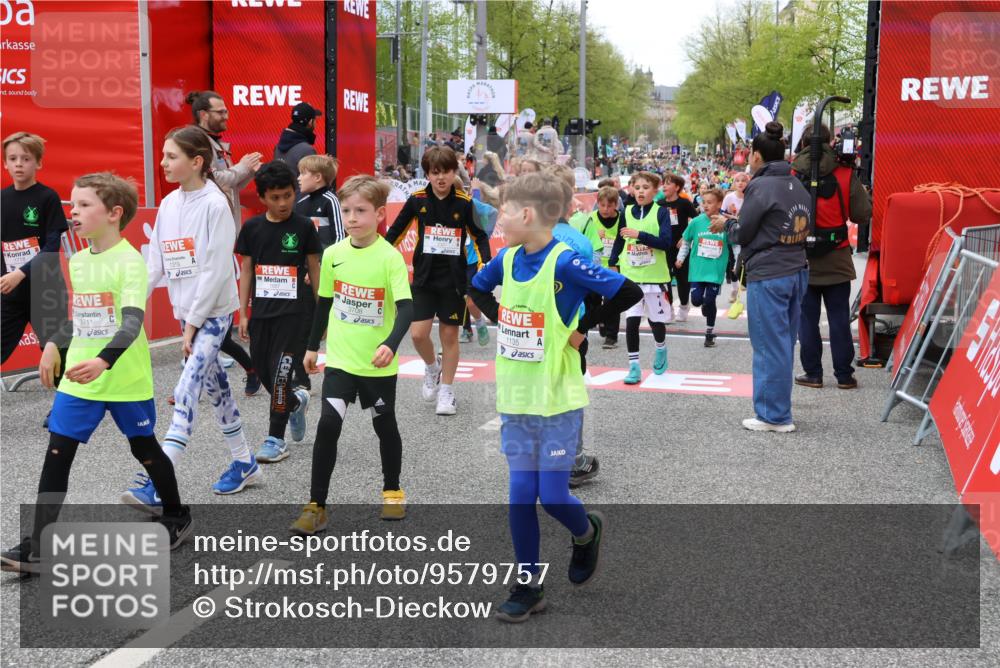 25.04.2026 - Das Zehntel Strokosch-Dieckow http://msf.ph/oto/9579757 25.04.2026 08:53:27 Ziel 1135, 1148, 1267, 1275, 1319, 1398, 1632, 1684, 1687, 1712, 1718, 1836, 2029, 2155, 2327, 2343, 2395, 2409, 2644, 2876, 2880, 3198, 3419, 3708, 3711, 1135, 1148, 1267, 1275, 1319, 1398, 1632, 1684, 1687, 1712, 1718, 1836, 2029, 2155, 2327, 2343, 2395, 2409, 2644, 2876, 2880, 3198, 3419, 3708, 3711 meine-sportfotos.de
