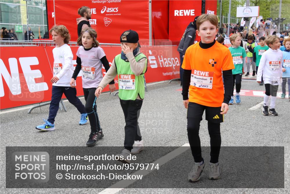 25.04.2026 - Das Zehntel Strokosch-Dieckow http://msf.ph/oto/9579774 25.04.2026 08:53:40 Ziel 1122, 1145, 1387, 2242, 2248, 2418, 2450, 2679, 3037, 3154, 3159, 3301, 3424, 3468, 3519, 3605, 3624, 3625, 3762, 3822, 4032, 1122, 1145, 1387, 2242, 2248, 2418, 2450, 2679, 3037, 3154, 3159, 3301, 3424, 3468, 3519, 3605, 3624, 3625, 3762, 3822, 4032 meine-sportfotos.de