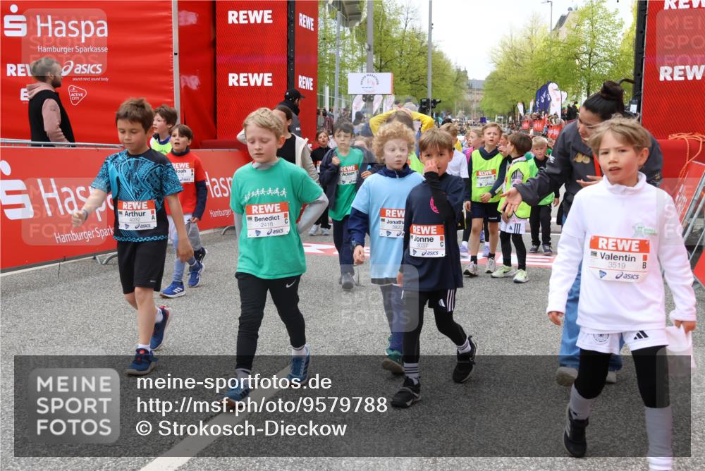 25.04.2026 - Das Zehntel Strokosch-Dieckow http://msf.ph/oto/9579788 25.04.2026 08:53:44 Ziel 1020, 1024, 1028, 1103, 1122, 1145, 1183, 1190, 1387, 1947, 2242, 2278, 2284, 2434, 2450, 2525, 2679, 2794, 2987, 3154, 3159, 3203, 3424, 3624, 3625, 3762, 3822, 4032, 1020, 1024, 1028, 1103, 1122, 1145, 1183, 1190, 1387, 1947, 2242, 2278, 2284, 2434, 2450, 2525, 2679, 2794, 2987, 3154, 3159, 3203, 3424, 3624, 3625, 3762, 3822, 4032 meine-sportfotos.de