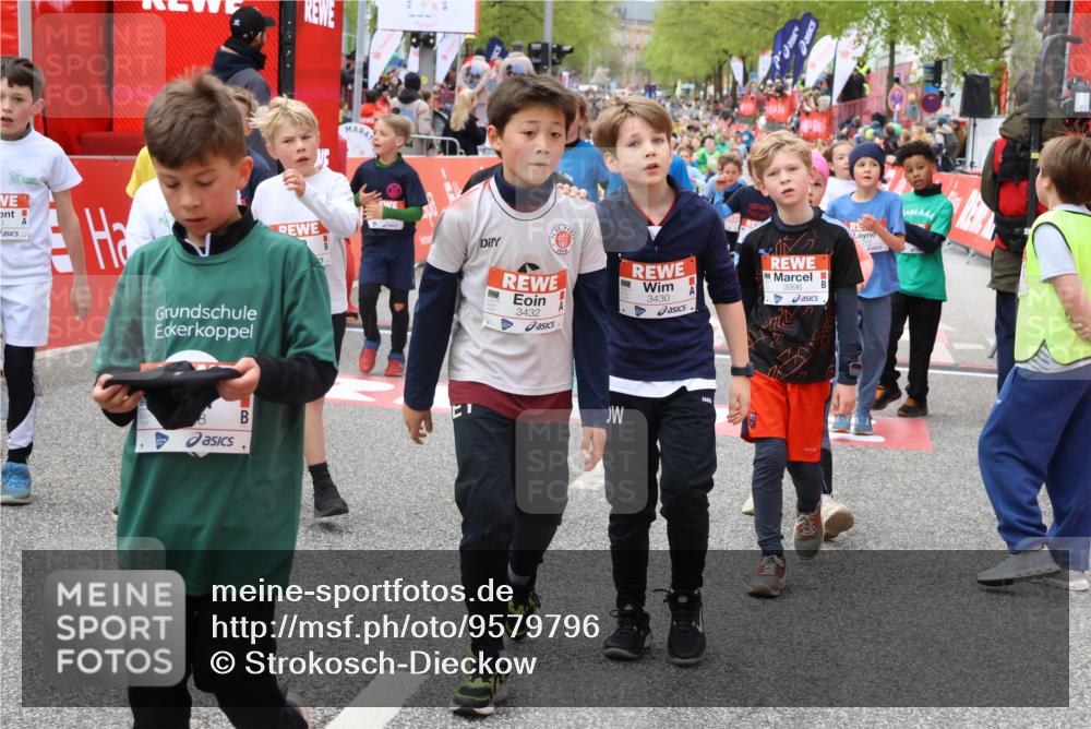 25.04.2026 - Das Zehntel Strokosch-Dieckow http://msf.ph/oto/9579796 25.04.2026 08:53:59 Ziel 1041, 1117, 1133, 1195, 1240, 1265, 1695, 1771, 1859, 2046, 2057, 2166, 2452, 2787, 3042, 3168, 3373, 3395, 3583, 3996, 1041, 1117, 1133, 1195, 1240, 1265, 1695, 1771, 1859, 2046, 2057, 2166, 2452, 2787, 3042, 3168, 3373, 3395, 3583, 3996 meine-sportfotos.de