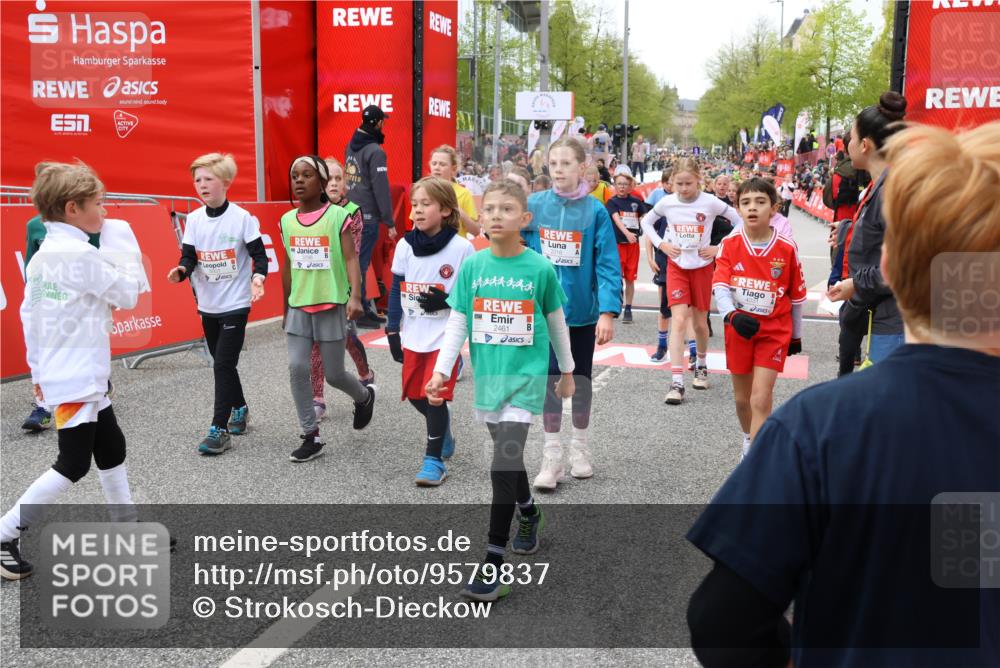 25.04.2026 - Das Zehntel Strokosch-Dieckow http://msf.ph/oto/9579837 25.04.2026 08:54:18 Ziel 1053, 1207, 1210, 1213, 1248, 1260, 1516, 1728, 2221, 2279, 2282, 2316, 2332, 2335, 2461, 2825, 2897, 3298, 3307, 3308, 3501, 3988, 4031, 1053, 1207, 1210, 1213, 1248, 1260, 1516, 1728, 2221, 2279, 2282, 2316, 2332, 2335, 2461, 2825, 2897, 3298, 3307, 3308, 3501, 3988, 4031 meine-sportfotos.de