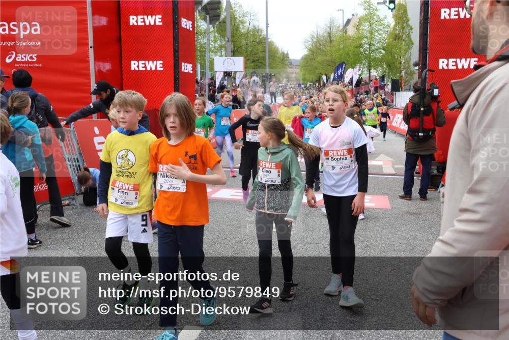 25.04.2026 - Das Zehntel Strokosch-Dieckow http://msf.ph/oto/9579849 25.04.2026 08:54:31 Ziel 1574, 1700, 1766, 1881, 2011, 2017, 2025, 2055, 2064, 2079, 2118, 2156, 2404, 2411, 2824, 3183, 3243, 3433, 3562, 3845, 1574, 1700, 1766, 1881, 2011, 2017, 2025, 2055, 2064, 2079, 2118, 2156, 2404, 2411, 2824, 3183, 3243, 3433, 3562, 3845 meine-sportfotos.de