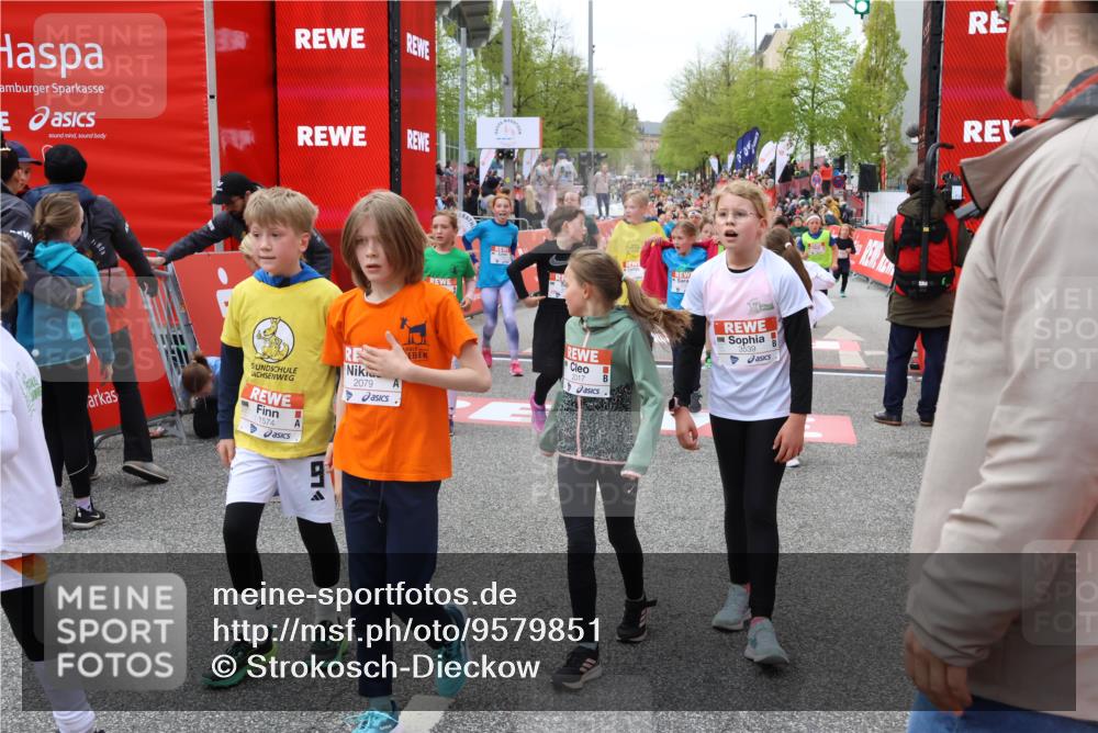25.04.2026 - Das Zehntel Strokosch-Dieckow http://msf.ph/oto/9579851 25.04.2026 08:54:31 Ziel 1574, 1700, 1766, 1881, 2011, 2017, 2025, 2055, 2064, 2079, 2118, 2156, 2404, 2411, 2824, 3183, 3243, 3433, 3562, 3845, 1574, 1700, 1766, 1881, 2011, 2017, 2025, 2055, 2064, 2079, 2118, 2156, 2404, 2411, 2824, 3183, 3243, 3433, 3562, 3845 meine-sportfotos.de