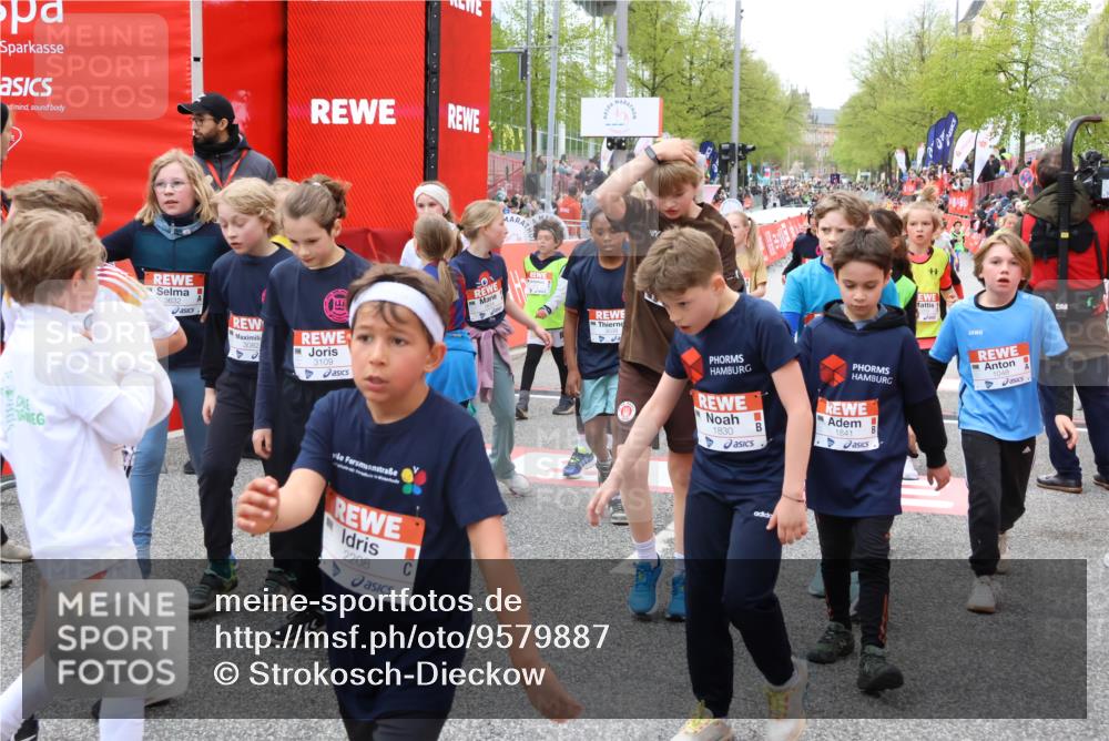 25.04.2026 - Das Zehntel Strokosch-Dieckow http://msf.ph/oto/9579887 25.04.2026 08:54:54 Ziel 1048, 1772, 1830, 1841, 2208, 2770, 2801, 2944, 3039, 3046, 3082, 3088, 3119, 3142, 3172, 3209, 3392, 3413, 3426, 3629, 3634, 3719, 3840, 3842, 1048, 1772, 1830, 1841, 2208, 2770, 2801, 2944, 3039, 3046, 3082, 3088, 3119, 3142, 3172, 3209, 3392, 3413, 3426, 3629, 3634, 3719, 3840, 3842 meine-sportfotos.de