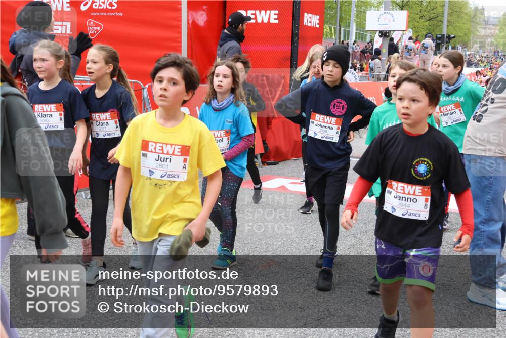 25.04.2026 - Das Zehntel Strokosch-Dieckow http://msf.ph/oto/9579893 25.04.2026 08:55:01 Ziel 1254, 1261, 1407, 1438, 1653, 2422, 2521, 2944, 3077, 3083, 3217, 3505, 3537, 3573, 3589, 3667, 3669, 3676, 3990, 4001, 4003, 1254, 1261, 1407, 1438, 1653, 2422, 2521, 2944, 3077, 3083, 3217, 3505, 3537, 3573, 3589, 3667, 3669, 3676, 3990, 4001, 4003 meine-sportfotos.de