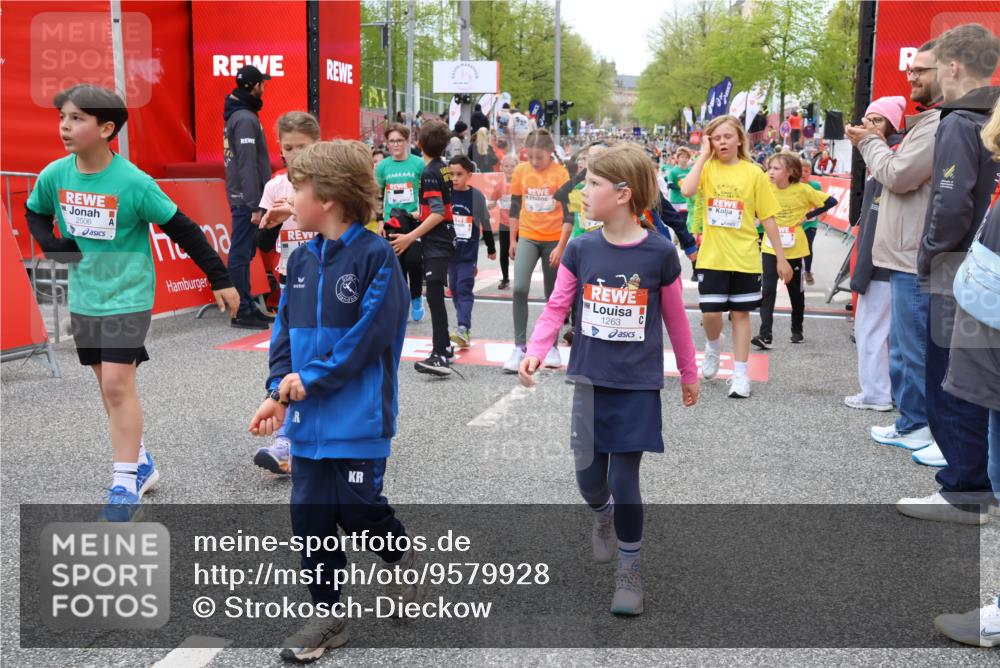 25.04.2026 - Das Zehntel Strokosch-Dieckow http://msf.ph/oto/9579928 25.04.2026 08:55:13 Ziel 1104, 1263, 1301, 1374, 1539, 1676, 1697, 1787, 2408, 2505, 2520, 2568, 2776, 2791, 2814, 2978, 3131, 3267, 3502, 3594, 3614, 3630, 3959, 3984, 1104, 1263, 1301, 1374, 1539, 1676, 1697, 1787, 2408, 2505, 2520, 2568, 2776, 2791, 2814, 2978, 3131, 3267, 3502, 3594, 3614, 3630, 3959, 3984 meine-sportfotos.de