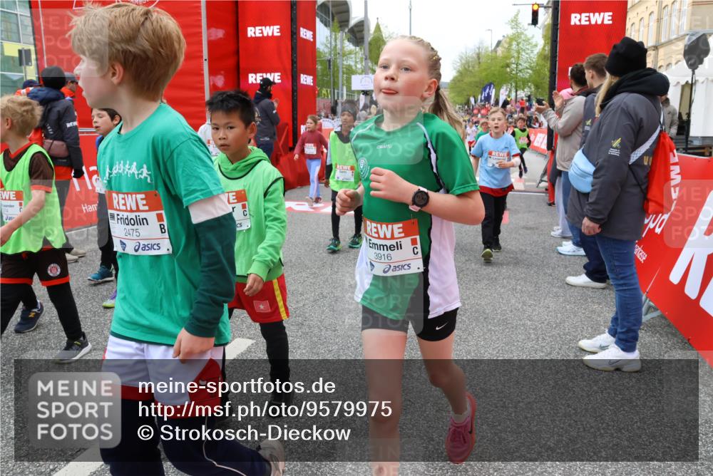 25.04.2026 - Das Zehntel Strokosch-Dieckow http://msf.ph/oto/9579975 25.04.2026 08:55:22 Ziel 1201, 1346, 1436, 1506, 1644, 1760, 1922, 1985, 2045, 2049, 2072, 2249, 2264, 2298, 2475, 2510, 2649, 2738, 2764, 2859, 2977, 3102, 3146, 3532, 3592, 3759, 3853, 3916, 3986, 1201, 1346, 1436, 1506, 1644, 1760, 1922, 1985, 2045, 2049, 2072, 2249, 2264, 2298, 2475, 2510, 2649, 2738, 2764, 2859, 2977, 3102, 3146, 3532, 3592, 3759, 3853, 3916, 3986 meine-sportfotos.de