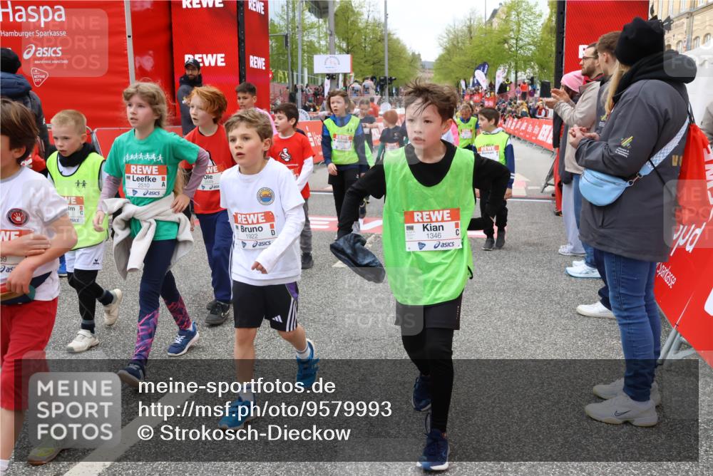 25.04.2026 - Das Zehntel Strokosch-Dieckow http://msf.ph/oto/9579993 25.04.2026 08:55:28 Ziel 1346, 1655, 1868, 1874, 1922, 2049, 2072, 2249, 2269, 2286, 2510, 2591, 2641, 2649, 2654, 2883, 2977, 3074, 3089, 3102, 3146, 3173, 3201, 3258, 3593, 1346, 1655, 1868, 1874, 1922, 2049, 2072, 2249, 2269, 2286, 2510, 2591, 2641, 2649, 2654, 2883, 2977, 3074, 3089, 3102, 3146, 3173, 3201, 3258, 3593 meine-sportfotos.de