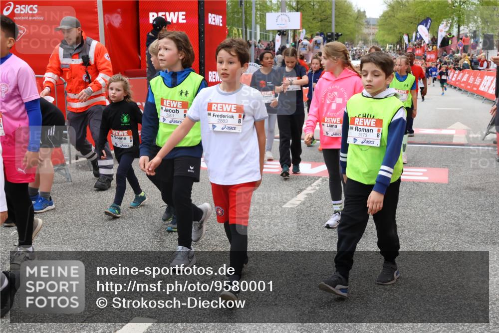 25.04.2026 - Das Zehntel Strokosch-Dieckow http://msf.ph/oto/9580001 25.04.2026 08:55:31 Ziel 1655, 1868, 1874, 2211, 2251, 2269, 2286, 2591, 2639, 2641, 2654, 2883, 3074, 3089, 3173, 3201, 3258, 3593, 1655, 1868, 1874, 2211, 2251, 2269, 2286, 2591, 2639, 2641, 2654, 2883, 3074, 3089, 3173, 3201, 3258, 3593 meine-sportfotos.de