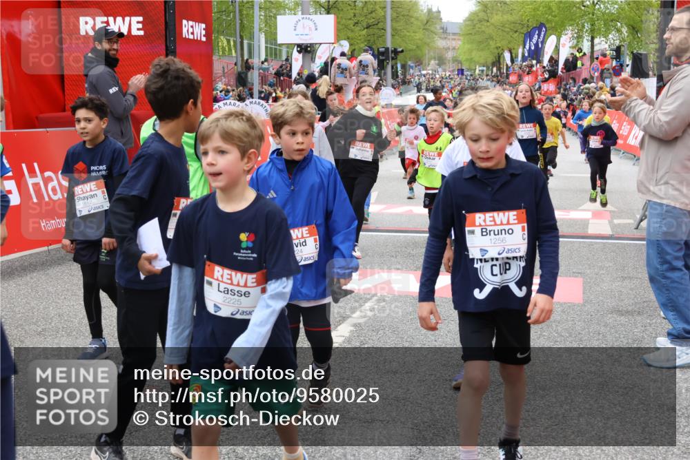 25.04.2026 - Das Zehntel Strokosch-Dieckow http://msf.ph/oto/9580025 25.04.2026 08:55:45 Ziel 1003, 1032, 1216, 1256, 1433, 1459, 1742, 1812, 2181, 2224, 2723, 2748, 2752, 2813, 2822, 2848, 3053, 3161, 3236, 3305, 3524, 4028, 4030, 1003, 1032, 1216, 1256, 1433, 1459, 1742, 1812, 2181, 2224, 2723, 2748, 2752, 2813, 2822, 2848, 3053, 3161, 3236, 3305, 3524, 4028, 4030 meine-sportfotos.de