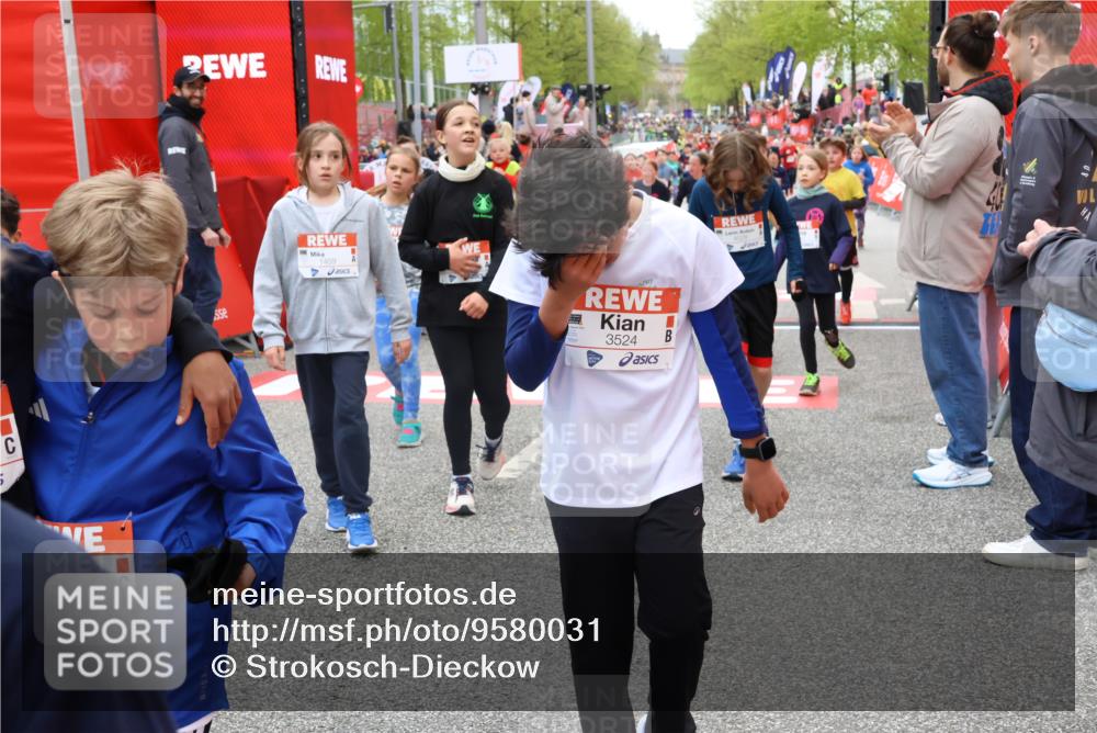 25.04.2026 - Das Zehntel Strokosch-Dieckow http://msf.ph/oto/9580031 25.04.2026 08:55:47 Ziel 1003, 1256, 1433, 1459, 1742, 1812, 2181, 2608, 2723, 2748, 2752, 2848, 2962, 3049, 3053, 3076, 3100, 3106, 3161, 3236, 3305, 3306, 3524, 4028, 4030, 1003, 1256, 1433, 1459, 1742, 1812, 2181, 2608, 2723, 2748, 2752, 2848, 2962, 3049, 3053, 3076, 3100, 3106, 3161, 3236, 3305, 3306, 3524, 4028, 4030 meine-sportfotos.de