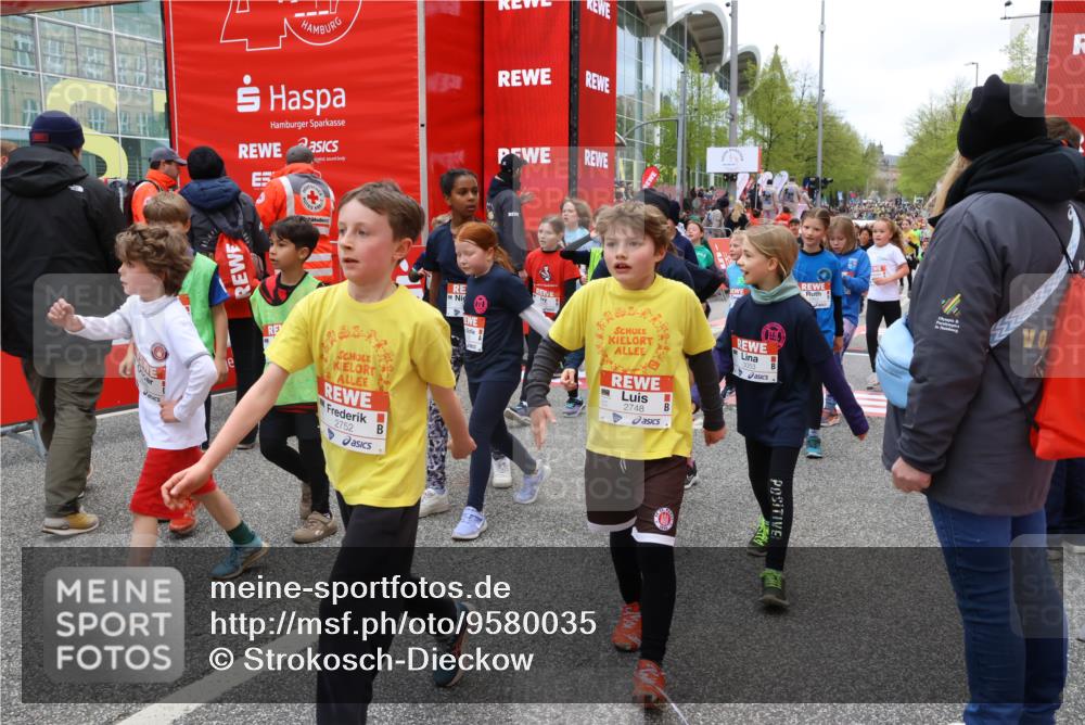 25.04.2026 - Das Zehntel Strokosch-Dieckow http://msf.ph/oto/9580035 25.04.2026 08:55:52 Ziel 1266, 1300, 1340, 1867, 2181, 2459, 2608, 2748, 2752, 2828, 2848, 2962, 3049, 3053, 3076, 3100, 3106, 3141, 3236, 3247, 3306, 3506, 3731, 3756, 3760, 3783, 3826, 3828, 3831, 3958, 4009, 4030, 4041, 1266, 1300, 1340, 1867, 2181, 2459, 2608, 2748, 2752, 2828, 2848, 2962, 3049, 3053, 3076, 3100, 3106, 3141, 3236, 3247, 3306, 3506, 3731, 3756, 3760, 3783, 3826, 3828, 3831, 3958, 4009, 4030, 4041 meine-sportfotos.de