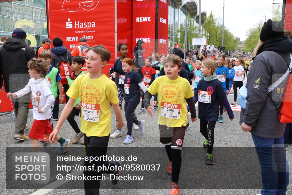 25.04.2026 - Das Zehntel Strokosch-Dieckow http://msf.ph/oto/9580037 25.04.2026 08:55:52 Ziel 1266, 1300, 1340, 1867, 2181, 2459, 2608, 2748, 2752, 2828, 2848, 2962, 3049, 3053, 3076, 3100, 3106, 3141, 3236, 3247, 3306, 3506, 3731, 3756, 3760, 3783, 3826, 3828, 3831, 3958, 4009, 4030, 4041, 1266, 1300, 1340, 1867, 2181, 2459, 2608, 2748, 2752, 2828, 2848, 2962, 3049, 3053, 3076, 3100, 3106, 3141, 3236, 3247, 3306, 3506, 3731, 3756, 3760, 3783, 3826, 3828, 3831, 3958, 4009, 4030, 4041 meine-sportfotos.de