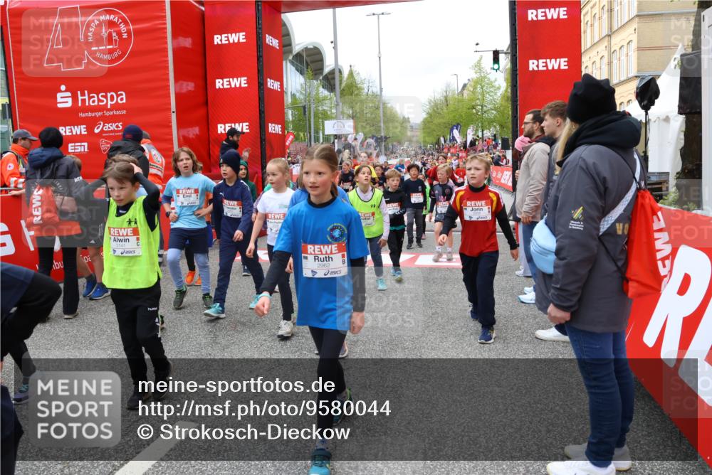 25.04.2026 - Das Zehntel Strokosch-Dieckow http://msf.ph/oto/9580044 25.04.2026 08:55:55 Ziel 1266, 1297, 1300, 1306, 1340, 1834, 1867, 2459, 2608, 2619, 2828, 2962, 3120, 3141, 3247, 3340, 3379, 3506, 3731, 3756, 3760, 3783, 3826, 3828, 3831, 3958, 4009, 4041, 1266, 1297, 1300, 1306, 1340, 1834, 1867, 2459, 2608, 2619, 2828, 2962, 3120, 3141, 3247, 3340, 3379, 3506, 3731, 3756, 3760, 3783, 3826, 3828, 3831, 3958, 4009, 4041 meine-sportfotos.de