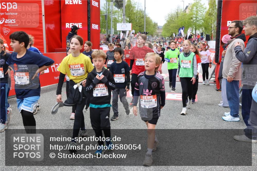 25.04.2026 - Das Zehntel Strokosch-Dieckow http://msf.ph/oto/9580054 25.04.2026 08:55:59 Ziel 1038, 1045, 1090, 1266, 1297, 1306, 1340, 1517, 1550, 1642, 1834, 1867, 2039, 2047, 2619, 2633, 2828, 3120, 3126, 3340, 3358, 3379, 3936, 1038, 1045, 1090, 1266, 1297, 1306, 1340, 1517, 1550, 1642, 1834, 1867, 2039, 2047, 2619, 2633, 2828, 3120, 3126, 3340, 3358, 3379, 3936 meine-sportfotos.de