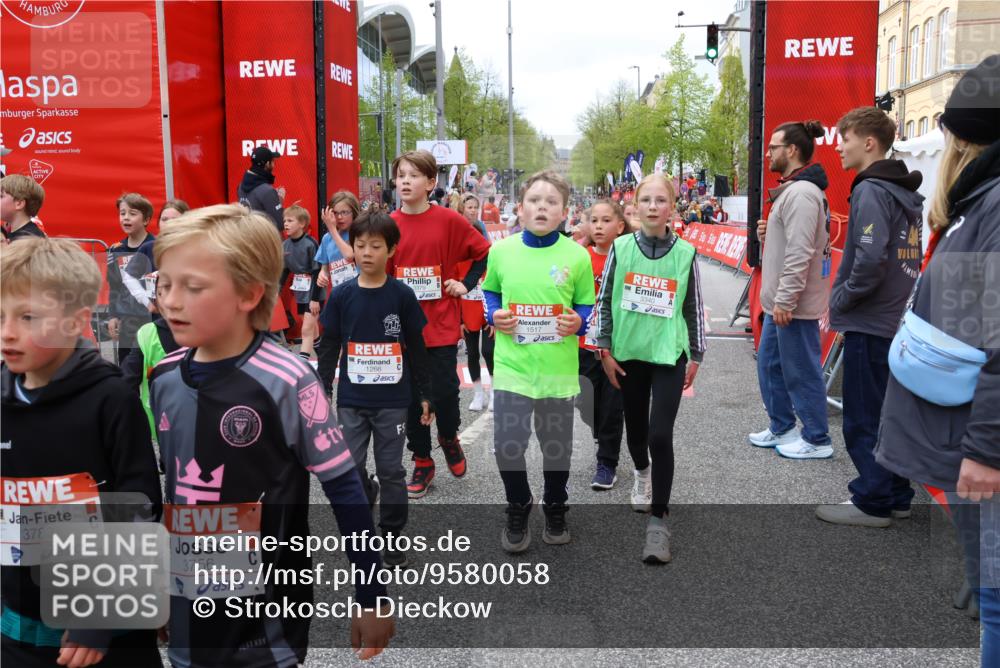 25.04.2026 - Das Zehntel Strokosch-Dieckow http://msf.ph/oto/9580058 25.04.2026 08:56:01 Ziel 1038, 1045, 1090, 1297, 1306, 1517, 1550, 1642, 1646, 1834, 2009, 2010, 2039, 2047, 2619, 2633, 3120, 3126, 3340, 3358, 3379, 3636, 3936, 4014, 1038, 1045, 1090, 1297, 1306, 1517, 1550, 1642, 1646, 1834, 2009, 2010, 2039, 2047, 2619, 2633, 3120, 3126, 3340, 3358, 3379, 3636, 3936, 4014 meine-sportfotos.de